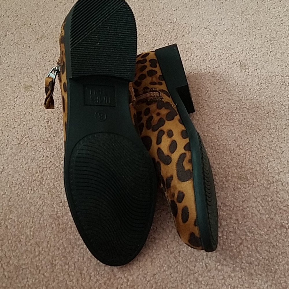 Shoes - Picture 4 of 4